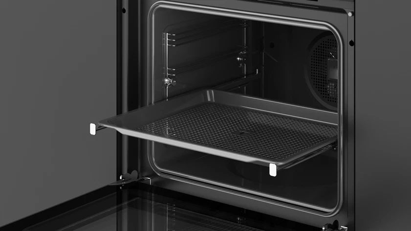Horno multifunción AirFry con 9 funciones de cocinado y sistema HydroClean Teka HLB 8416