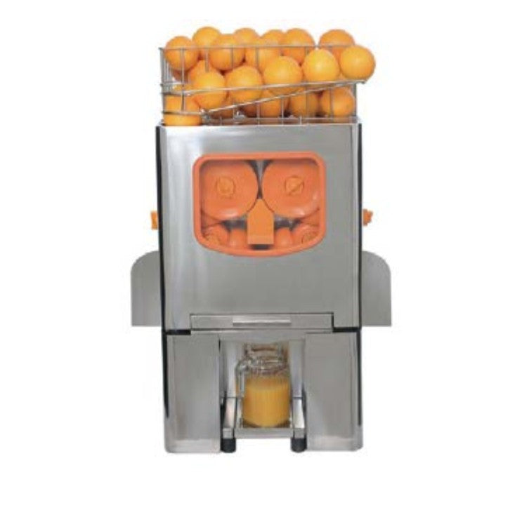 Exprimidor de zumo automático EZ-30-INOX de acero inoxidable, diseño moderno y profesional, ideal para extraer jugo de frutas de manera rápida y eficiente en bares, cafeterías o cocinas comerciales.